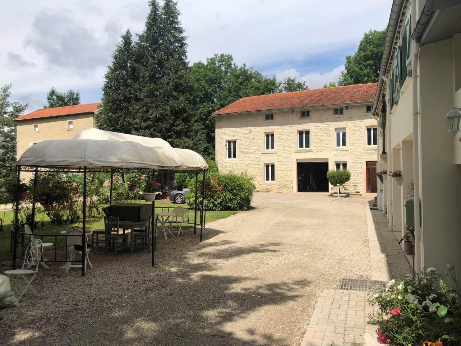 Le Moulin De Chamouilley Hotel Bagian luar foto